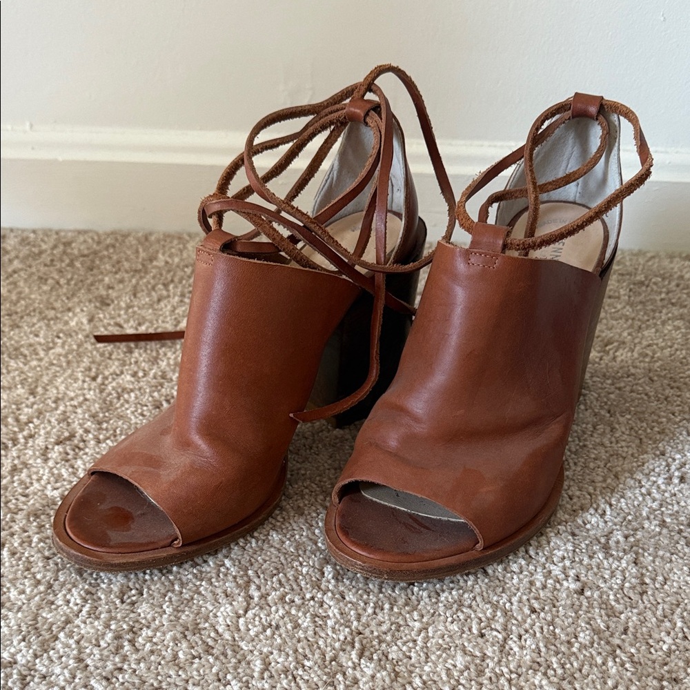 Kenneth Cole Brown Open-Toe Heels